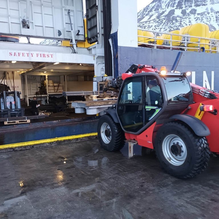 331000360_2100141340185487_4324235741064274420_n